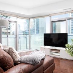 Downtown Toronto condo 2 bedrooms with parking near Rogers Center