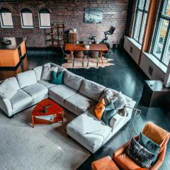 Massive Downtown Seattle Condo - Free Parking!