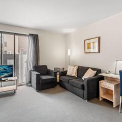 Central Melbourne CBD Apartment by Crown Casino