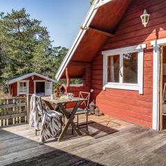 Cosy Cottages Close To Water