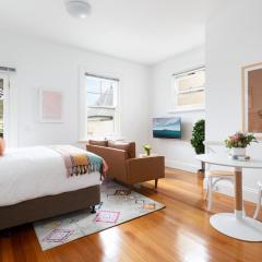 Explore Sydney Staying in Perfect Located Studio