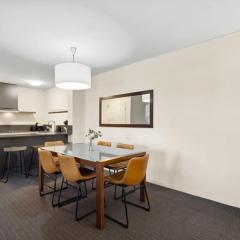 Spacious Holiday Apart on Hay St CBD