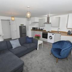 Strand House Flat 1 No Parking, by RentMyHouse