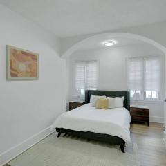 Extraordinary 2bd,1bth Unit