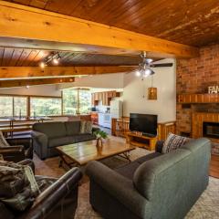 4 Bedroom Blue Mountain Ski Getaway near The Village, Petfriendly