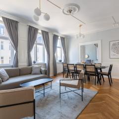 Large Flat with Canal View in Central CPH City