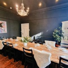 Sleeps 20 Stunning Ashton Mansion