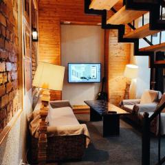 Urban Monkey Tent hostel & bar