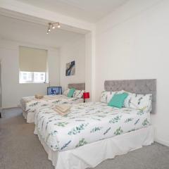 Cosy Two Bedroom Flat , 2 minutes by Clapham Junction Station