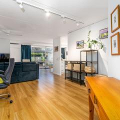 Stylish apt facing the historic Telopea Park