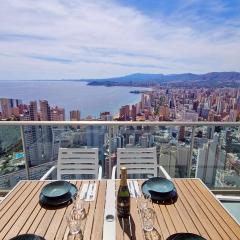 Planta 37: Terraza privada con vistas al mar