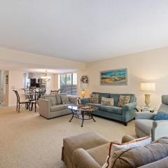K in Master Q and T sleeper sofa sleeps 7 Bikes & Beach Gear included