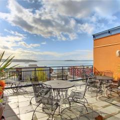 DT Designer's 2BR Condo Parking Tub Pool - 99 walk score