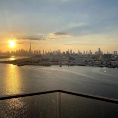 Stunning Burj Khalifa & Creek View