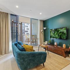 Superb 2-Bed South Yarra Pad with Pool Gym & More