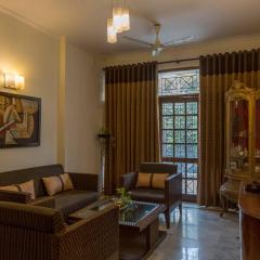 Room in BB - Hauz Khas 3 Rooms BnB