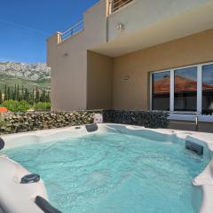 Apartment Relax with Jacuzzi Split Area