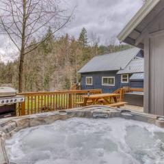 Riverbend Retreat 3 - Riverfront, Hot Tub, BBQ Pet Friendly