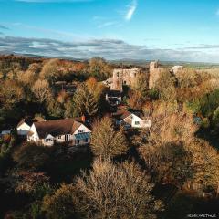 Escape to Pembrokeshire - charming spacious cottage