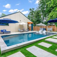 Modern Oasis w/ Stunning Pool