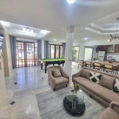 Cozy Villa 4 Bedrooms Patong,7mins. walk beach/10mns.Bangla Rd