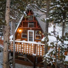A-Frame Cabin - Mountain Views, Deck, Pet Friendly