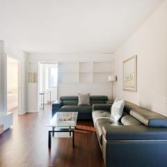 Stylish 3BR Apartment At Midtown East