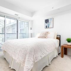 2BD + 2BA - 3 beds steps to Yorkville!