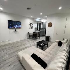 1BR Hollywood Townhouse
