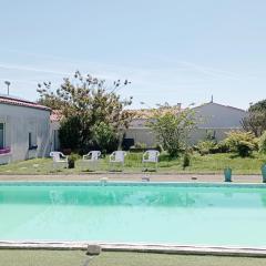 Appartement de 2 chambres avec piscine partagee et wifi a La Jarrie