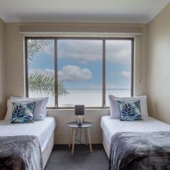 Cosy Beachside Apartment with a Sunrise Ocean View