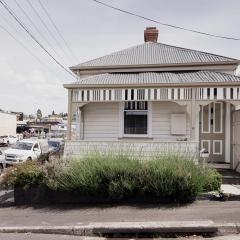 Cottage living in cool North Hobart