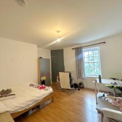 3 bed kings cross guest house
