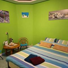 Simpele slaapkamer Geraardsbergen