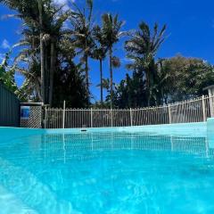 Caves Getaway - Pool, Air conditioned and close to the beach
