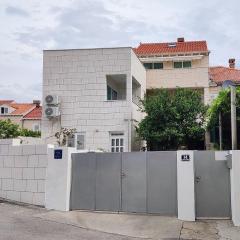 AVA Studio apartment and Room