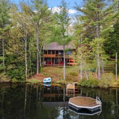 Private Lakefront! - Luxury Log House!