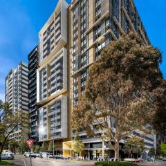 Complete Host Guilfoyle Apartments