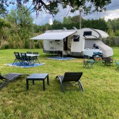 Location Insolite camping car sur terrain privé