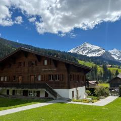 Beautiful Apartment With Stunning View - Chalet Mutthorn
