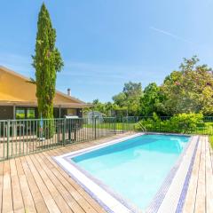 Casa Gazaga, amplia casa con piscina y jardín para toda la familia