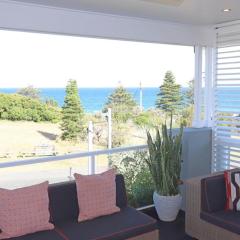 The Sands views over Caves Beach