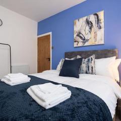 Home in Merseyside, Birkenhead, Wirral Peninsular
