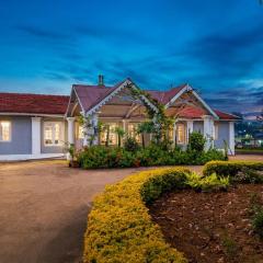 StayVista at The Alcove with Breakfast & BBQ Grill