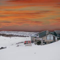Barrakee Ski Lodge