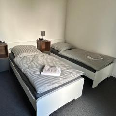 Oedheim Monteurzimmer, Business-Room, 1-Bett, 2-Bett, 3-Bett, Küche, Smart-TV