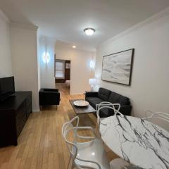 Modern Apartment By Central Park - 3 BR