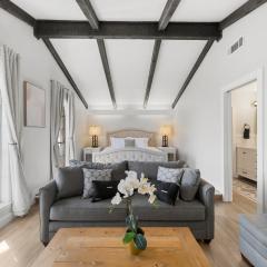 Farm Retreat with Jacuzzi, Fire Pit, Mini Goats, Mini Ponies and Mini Cows