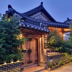 Naru Hanok stay