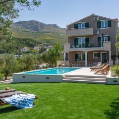 New! Villa Mamma Mia, a 6-bedroom property with 40sqm pool